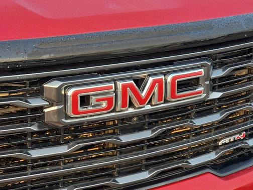 2024 GMC Acadia AWD AT4