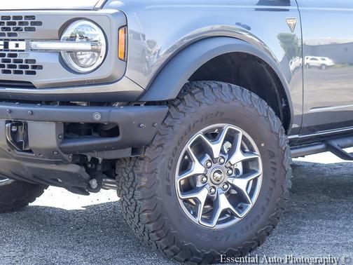 Carbonized Gray Metallic 2024 Ford Bronco Badlands