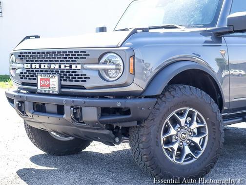 Carbonized Gray Metallic 2024 Ford Bronco Badlands