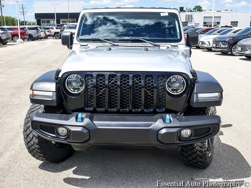 Silver Zynith Clearcoat 2023 Jeep Wrangler 4xe Base