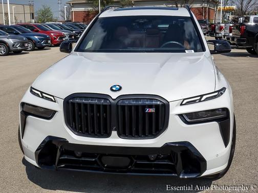 Mineral White Metallic 2025 BMW X7 M60i