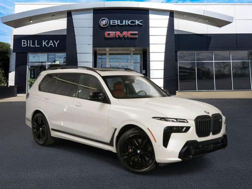 Mineral White Metallic 2025 BMW X7 M60i