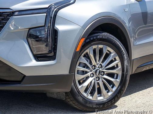 Argent Silver Metallic 2025 Cadillac XT4 Premium Luxury