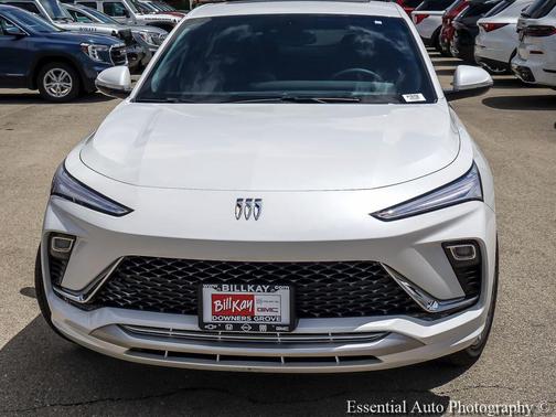 White Frost Tricoat 2025 Buick Envista Avenir FWD