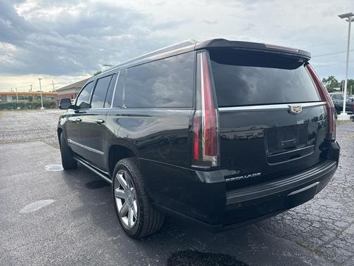 2016 Cadillac Escalade ESV Premium