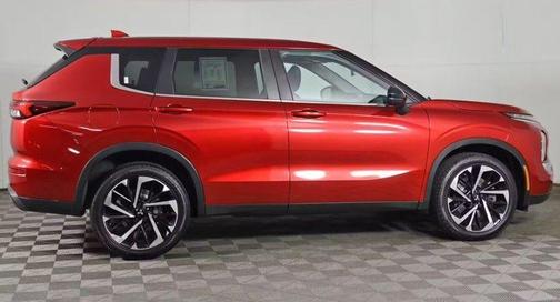 Red Diamond 2022 Mitsubishi Outlander ES 2.5 S-AWC