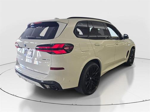 2025 BMW X5 M60i