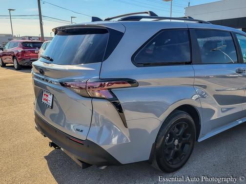 2025 Toyota Sienna XSE 7 Passenger
