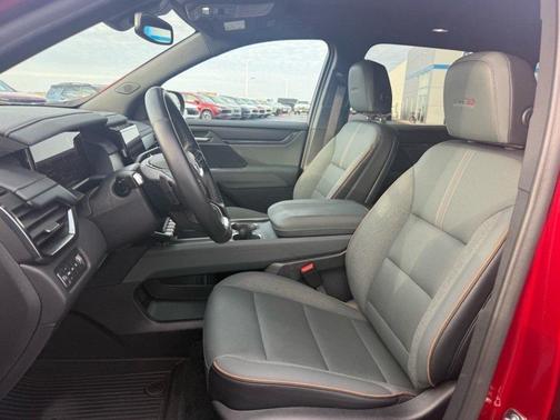 2024 GMC Acadia AWD AT4