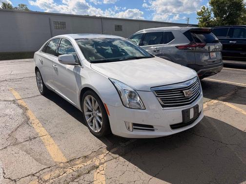 Crystal White Tricoat 2017 Cadillac XTS Platinum
