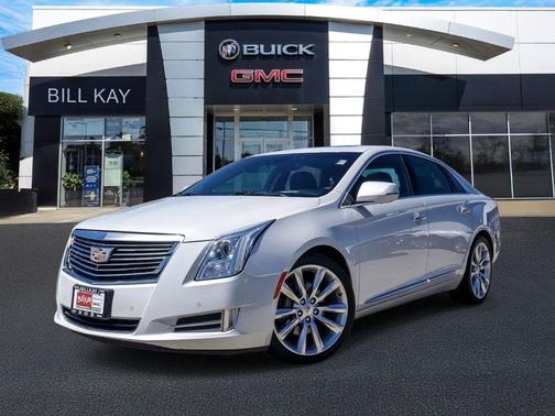 Crystal White Tricoat 2017 Cadillac XTS Platinum