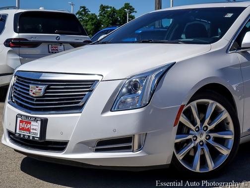 Crystal White Tricoat 2017 Cadillac XTS Platinum