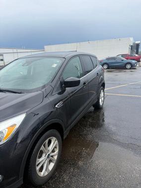Agate Black Metallic 2019 Ford Escape SE