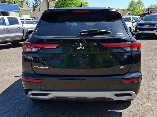 Black Diamond 2022 Mitsubishi Outlander SEL S-AWC