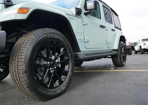 Earl Clearcoat 2023 Jeep Wrangler 4xe Sahara