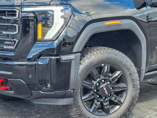 2025 GMC Sierra 2500 AT4