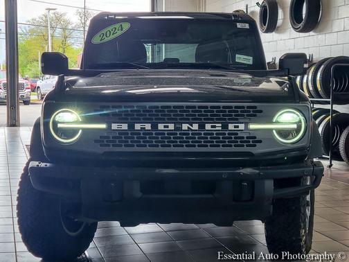 Shadow Black 2024 Ford Bronco Badlands