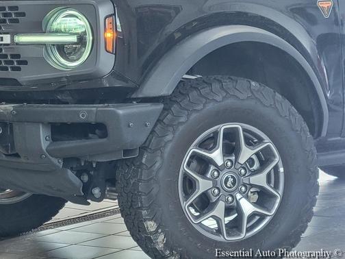 Shadow Black 2024 Ford Bronco Badlands