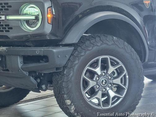 Shadow Black 2024 Ford Bronco Badlands