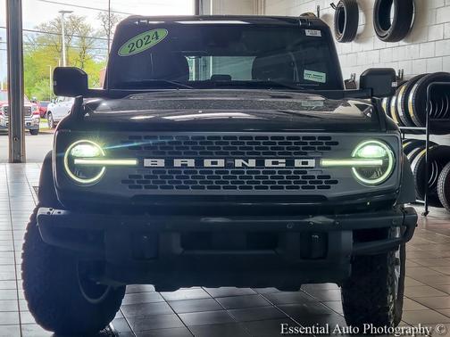 Shadow Black 2024 Ford Bronco Badlands