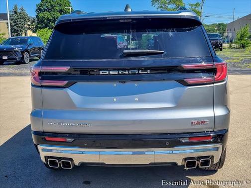 2024 GMC Acadia Denali