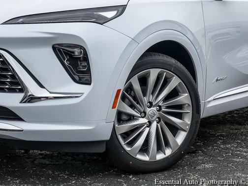 Iridescent White Tricoat 2026 Buick Envision Avenir AWD