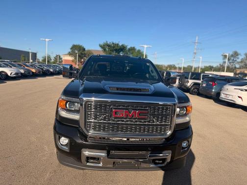 Ebony Twilight Metallic 2019 GMC Sierra 2500 Denali