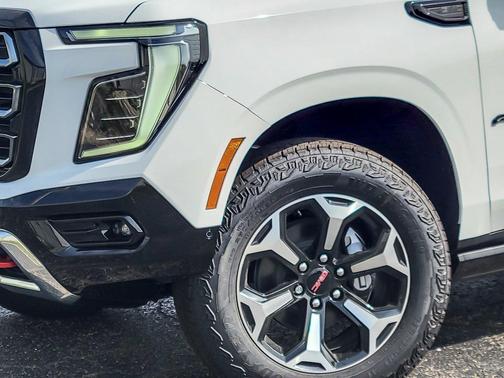 2026 GMC Yukon 4WD AT4