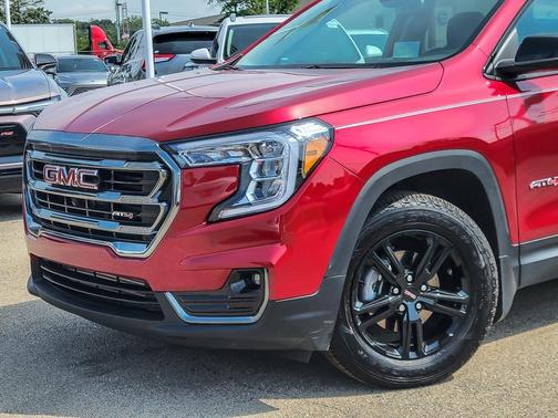 2024 GMC Terrain AWD AT4