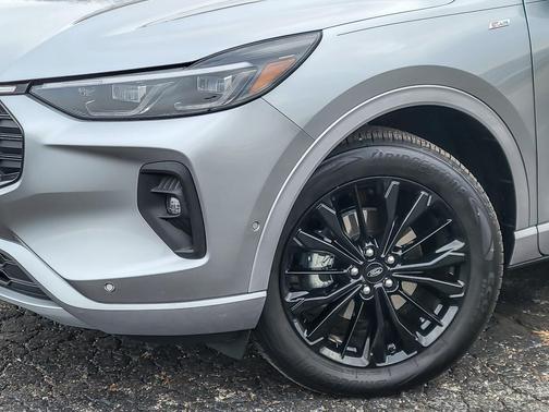 2024 Ford Escape ST-Line Elite