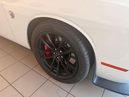 White Knuckle Clearcoat 2023 Dodge Challenger SRT Hellcat