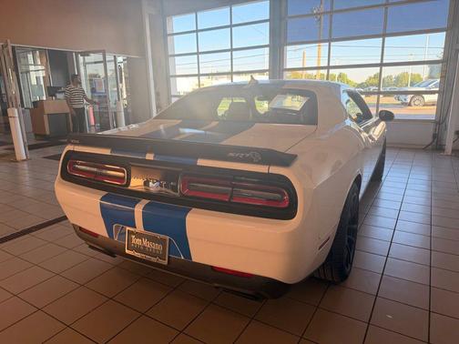 White Knuckle Clearcoat 2023 Dodge Challenger SRT Hellcat