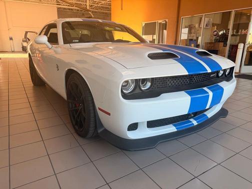 White Knuckle Clearcoat 2023 Dodge Challenger SRT Hellcat