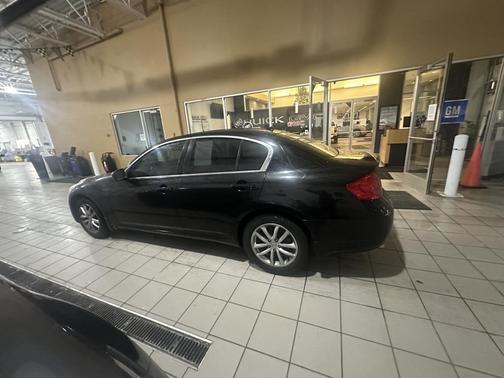 2009 INFINITI G37x Base