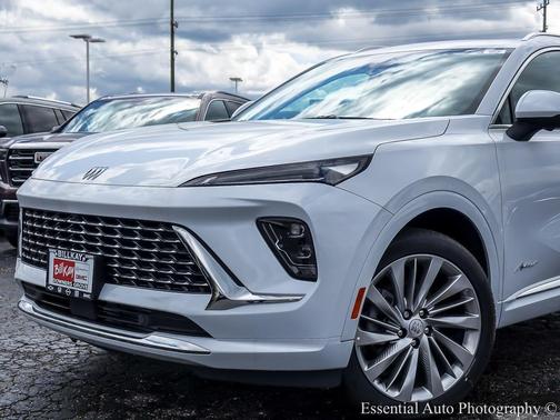 Iridescent White Tricoat 2026 Buick Envision Avenir AWD