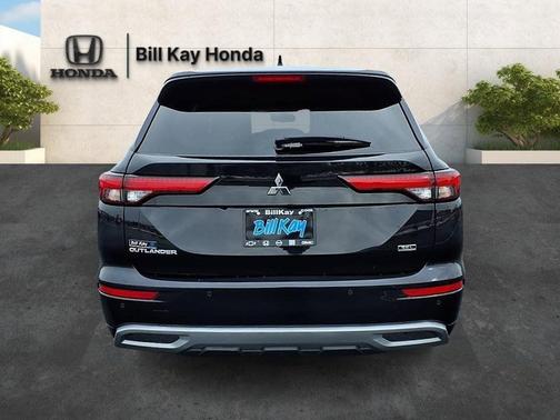 Labrador Black Pearl 2022 Mitsubishi Outlander SEL S-AWC