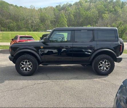 Shadow Black 2024 Ford Bronco Badlands