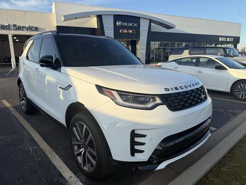 2024 Land Rover Discovery P300 Dynamic SE