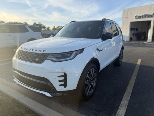 2024 Land Rover Discovery P300 Dynamic SE