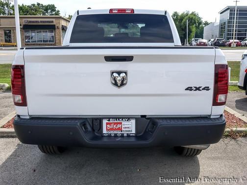 2024 RAM 1500 Classic Warlock Crew Cab 4x4 5'7' Box