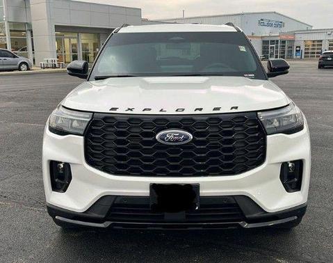 Star White Metallic Tri-Coat 2025 Ford Explorer ST