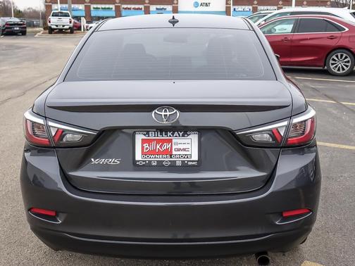 2020 Toyota Yaris Sedan LE