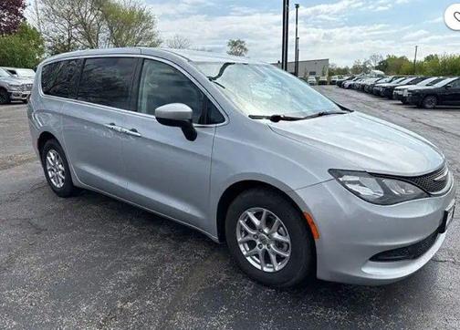 Silver Mist Clearcoat 2022 Chrysler Voyager LX