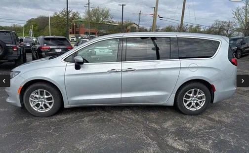 Silver Mist Clearcoat 2022 Chrysler Voyager LX