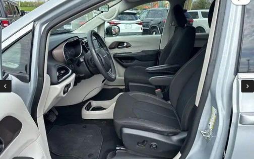 Silver Mist Clearcoat 2022 Chrysler Voyager LX