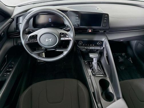 White 2025 Hyundai ELANTRA SEL Sport