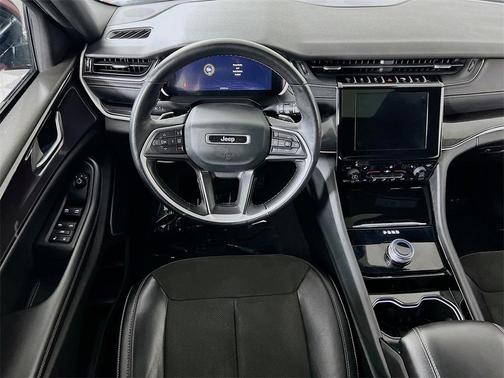 2022 Jeep Grand Cherokee L Laredo