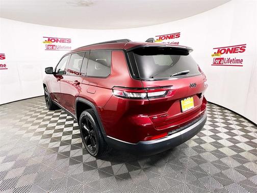 2022 Jeep Grand Cherokee L Laredo