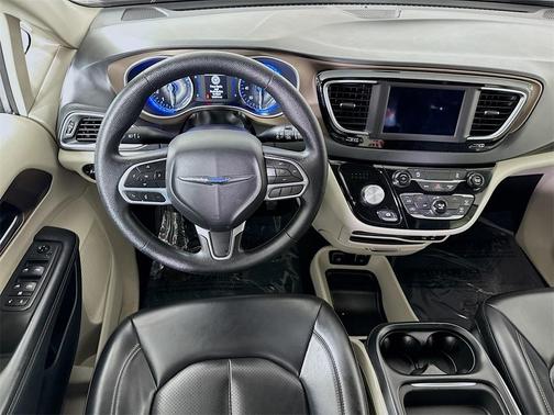 2020 Chrysler Voyager LXI