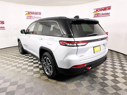 2022 Jeep Grand Cherokee Trailhawk